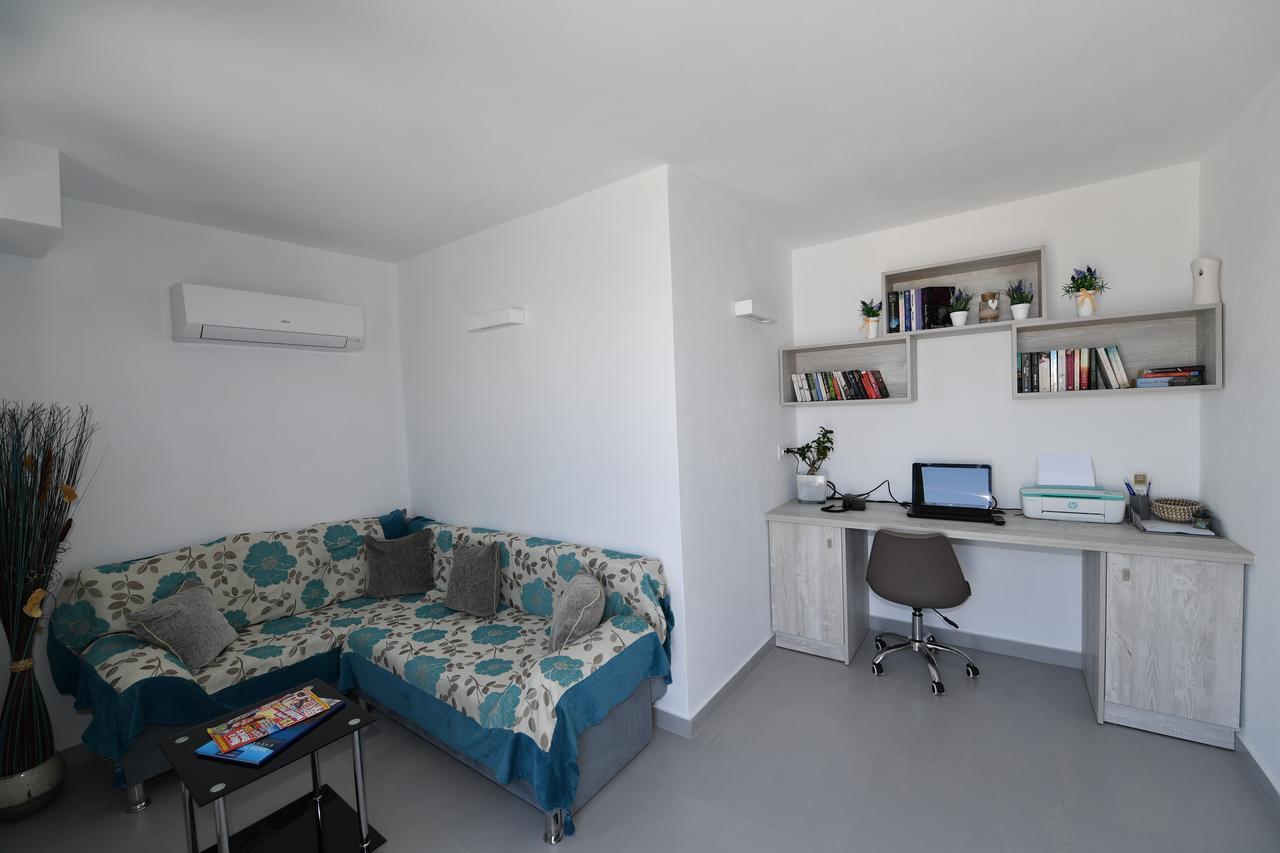 Nova Luxury Suites Pyrgos Kallistis Ngoại thất bức ảnh